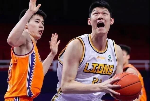 是男人就帮她脱