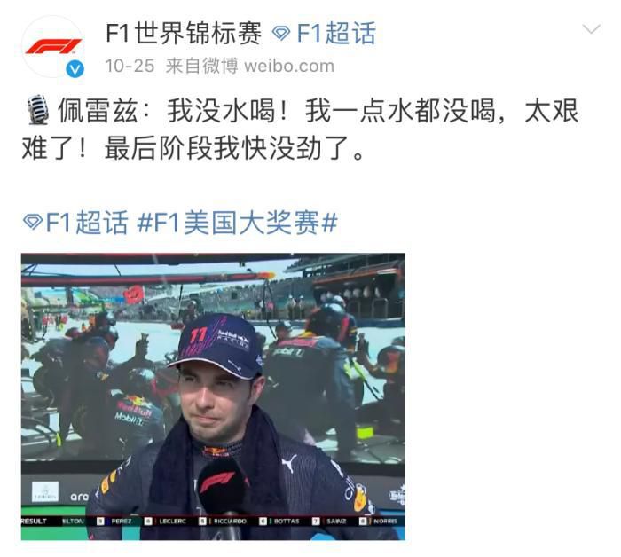认真工作的她
